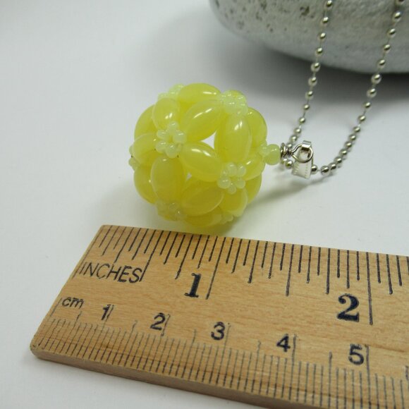 Uranium glass beaded bead - Picture 5 of 12